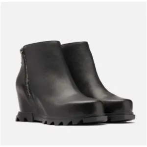 Sorel JOAN OF ARCTIC™ WEDGE III ZIP BOOTIE Size 8.5
