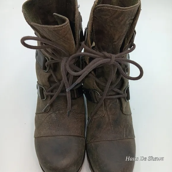 Sorel Joan of Arctic Wedge Midi Boot size9