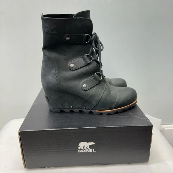 Sorel Joan of Artic black leather wedge boots. women's 10. excellent condition