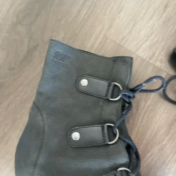 Sorel Joan of Artic Leather Wedge Weatherproof Boots in Black