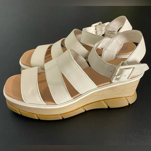 Sorel Joanie lll Platform Wedge Sandals 90s Neutral Off White Leather Chunky