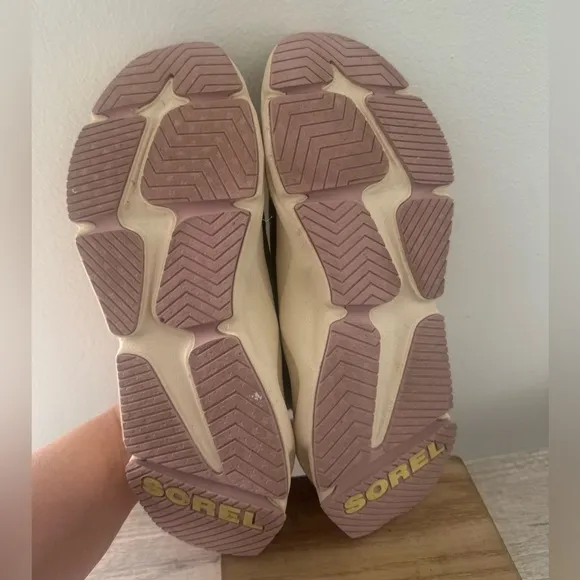 Sorel Kinetic RNEGD Float Shoes Olive Mauve Sporty Comfy Stylish Size 7