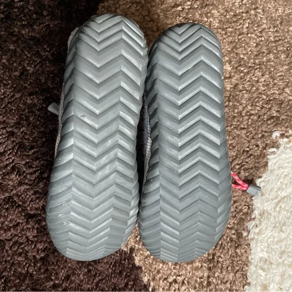 Sorel Out N About Duck Boots Size 6 In Gray/Pink