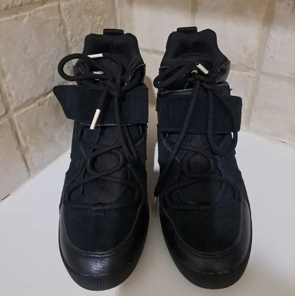 Sorel Out 'N About Sport Wedge Boots size 9