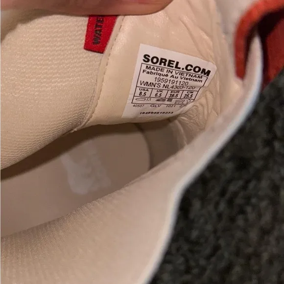 Sorel Tan and White Chelsea Ankle Booties with Chunky Sole