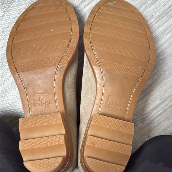 Sorel Tan Suede Booties Size 8
