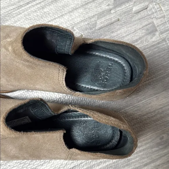 Sorel Tan Suede Booties Size 8