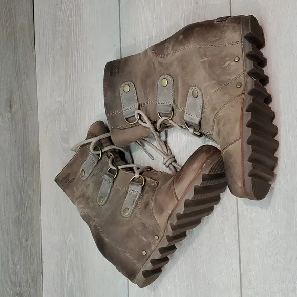 Sorel Women Joan of Arctic Lexie Leather Lace Up Hidden Wedge shoes boot sz 6