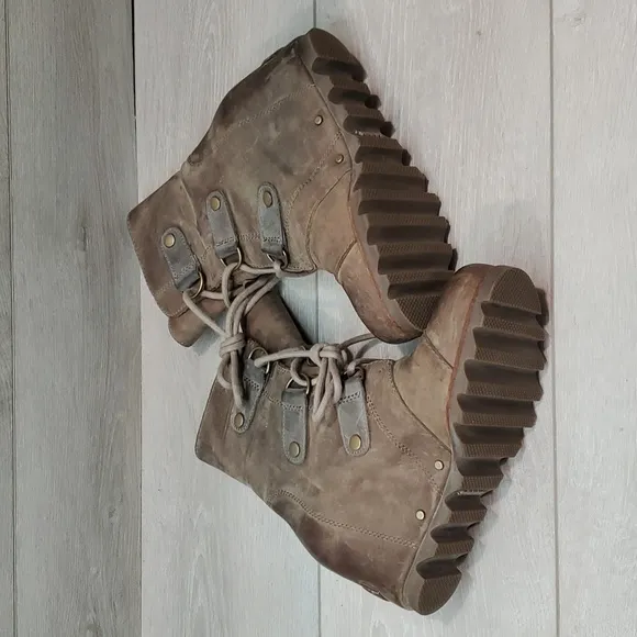 Sorel Women Joan of Arctic Lexie Leather Lace Up Hidden Wedge shoes boot sz 6