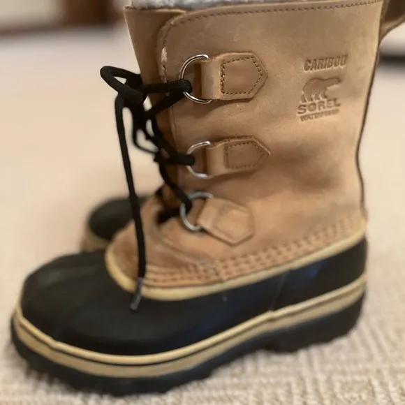 Sorel ❄️ youth caribou USA size 3 boots