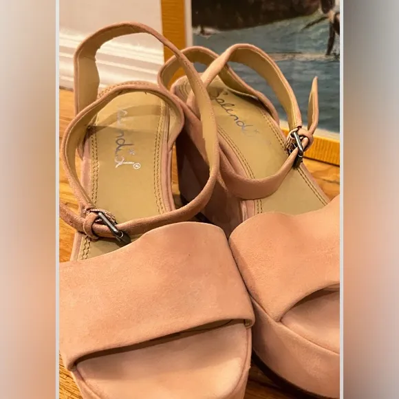 Splendid Felix Platform Wedge Sandals, EUC