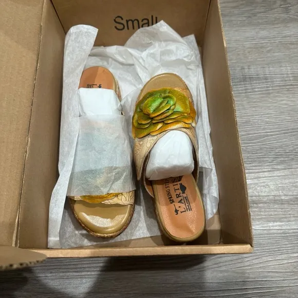 Spring Step L’Artiste Balharbour Platform Leather Flower Sandals