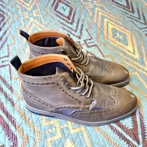 Steve Madden Botine wingtip boots.