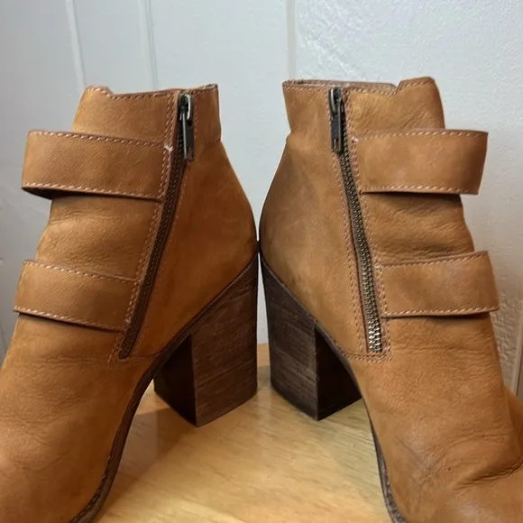 Steve Madden Trevur Double Buckle Ankle Boots