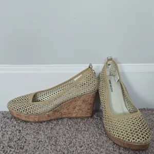 Stuart Weitzman Caye gold metallic cork wedge slip on shoes-5