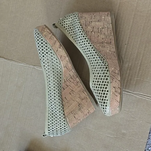 Stuart Weitzman Caye gold metallic cork wedge slip on shoes-5