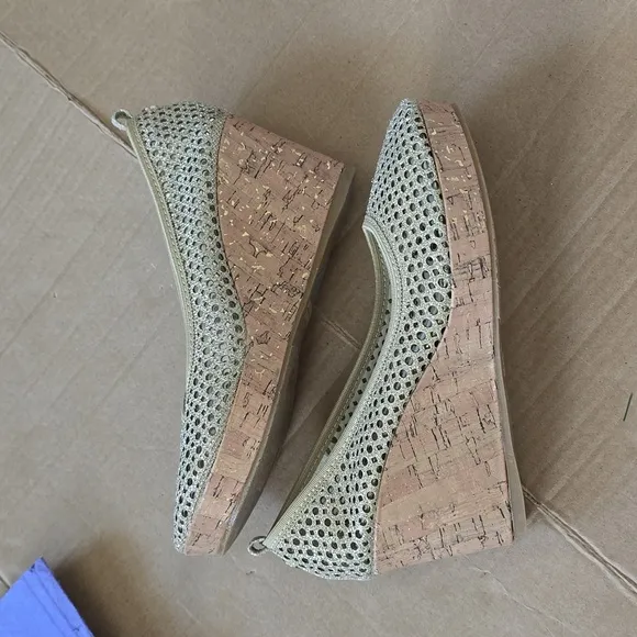 Stuart Weitzman Caye gold metallic cork wedge slip on shoes-5