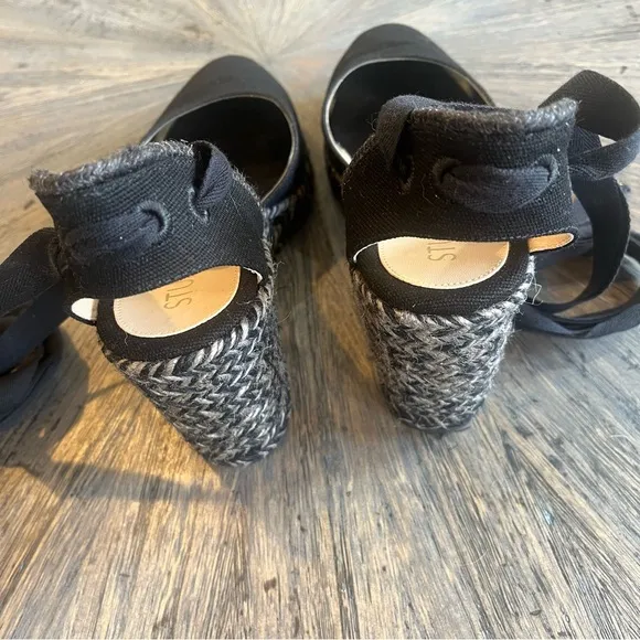 Stuart Weitzman Marguerita Wedge Tie Up Lace Up Espadrille. Grey and Black.