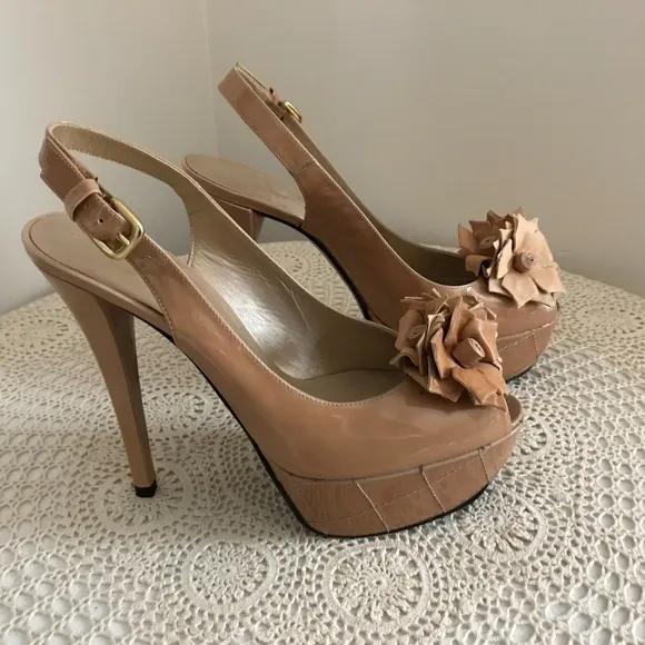 Stuart Weitzman Nude Patent Peep Toe Slingback Heels Sandals Size 9