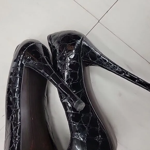 Stuart Weitzman Patent Leather Pumps Snake Skin Pattern Size 9