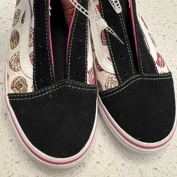 Stylish Black and White Women's Sneakers