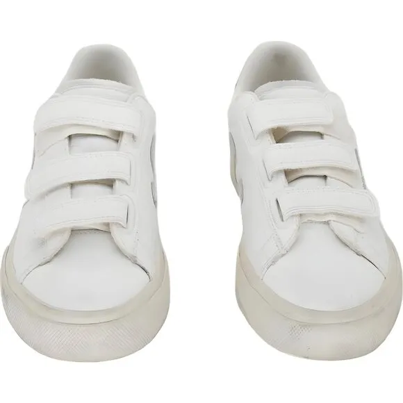 Stylish Veja Women's Recife Sneakers with Logo - Size 8 EU 39