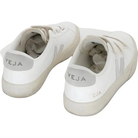 Stylish Veja Women's Recife Sneakers with Logo - Size 8 EU 39