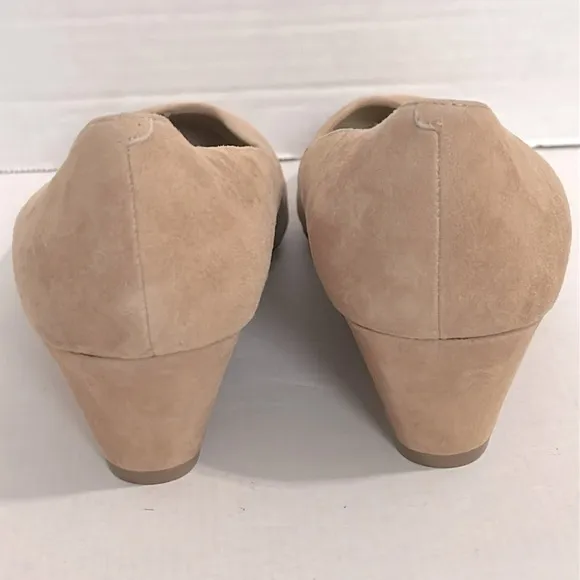 TALBOTS LANEY ASYMMETRICAL WEDGES - SUEDE TAN 8.5W (display shoe) NWOT
