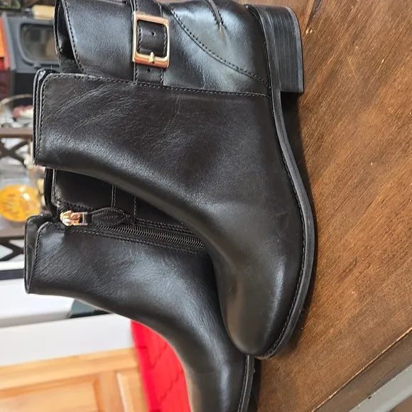 Talbots Tish Buckle Leather Ankle Boots Black With Gold Tone Hardware Womens 7.5