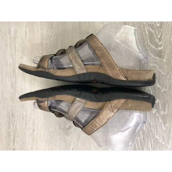 Taos PRI-10277 Slide Shoes Women's US 8 Grey Gold Leather Slip On Wedge Sandals