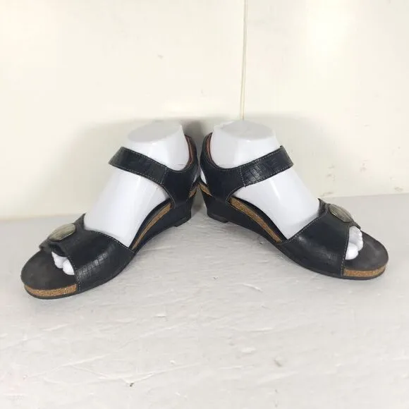 Taos Women’s Charade EU38 US 7-7,5 Black Leather Low Wedge Strappy Sandal Shoes