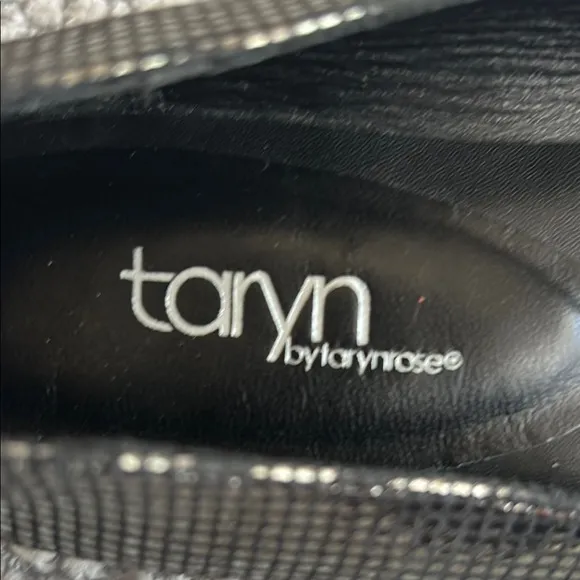 Taryn Rose Black Flats Sleek Comfortable Design