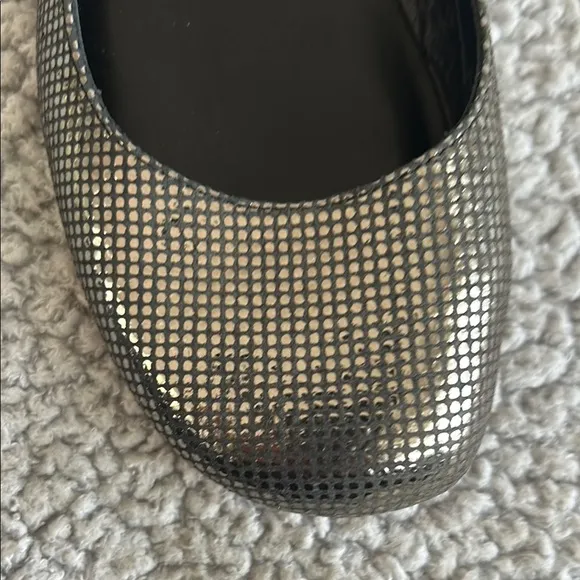 Taryn Rose Black Flats Sleek Comfortable Design