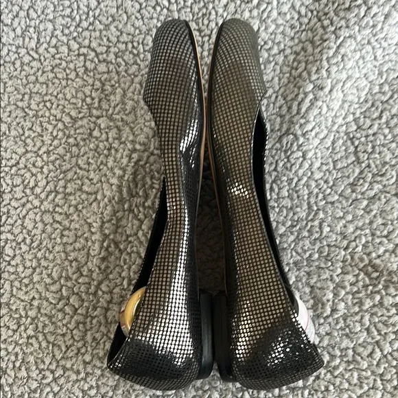 Taryn Rose Black Flats Sleek Comfortable Design