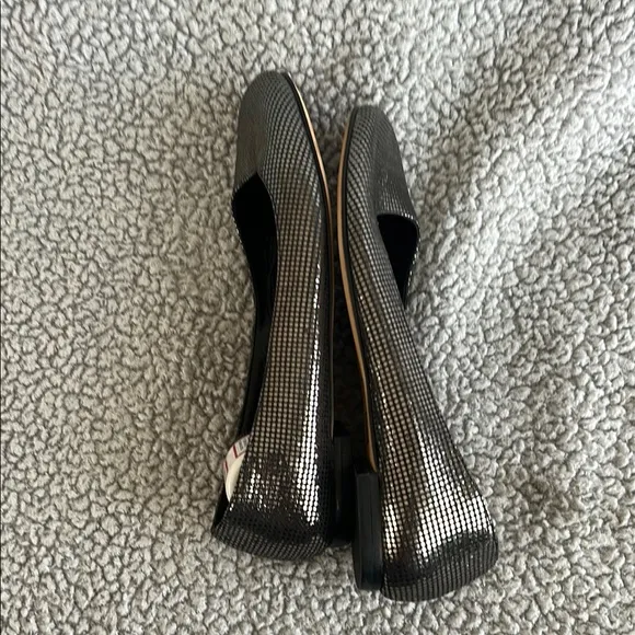 Taryn Rose Black Flats Sleek Comfortable Design