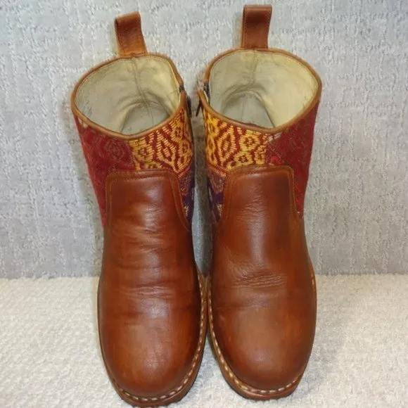 Teysha Handmade Cognac Brown Embroidered Leather Ankle Boots Womens Size 8 US