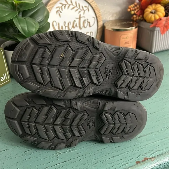 The North Face Boots SZ 3 Boy/girl