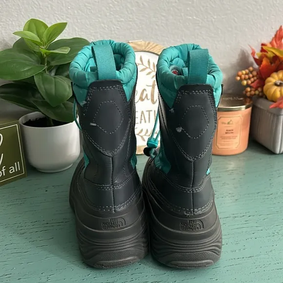 The North Face Boots SZ 3 Boy/girl