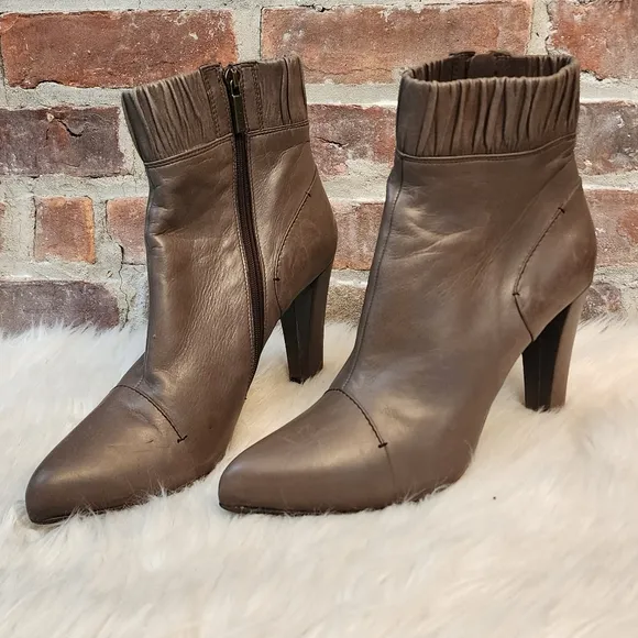 The Seller Gray Italian Leather Boots, Size 41