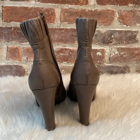 The Seller Gray Italian Leather Boots, Size 41
