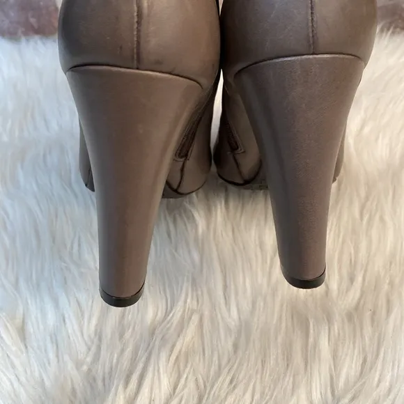 The Seller Gray Italian Leather Boots, Size 41