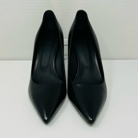 THEORY**Black Amria Calf Leather Pumps**EU 40 US 10 $355