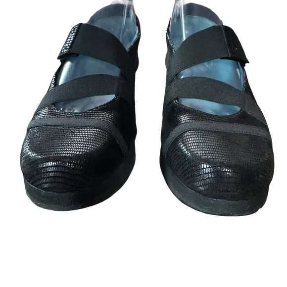 Thierry Robatin Size 37.5 (US 7) Black Sahara “Darcy” Mary Jane Wedges Shoes