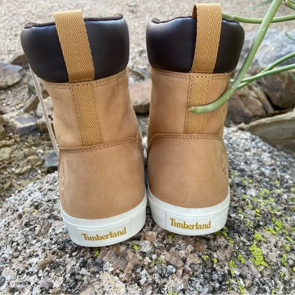Timberland Skyla Bay 6&quot; Boot, Nubuck Leather with High-Top Style