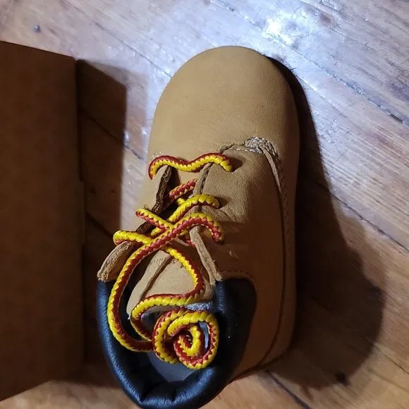 Timberland Tan size newborn