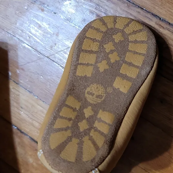 Timberland Tan size newborn
