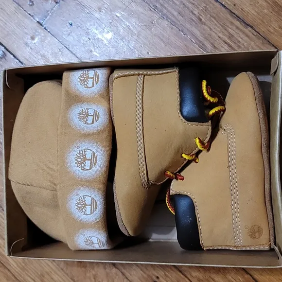 Timberland Tan size newborn