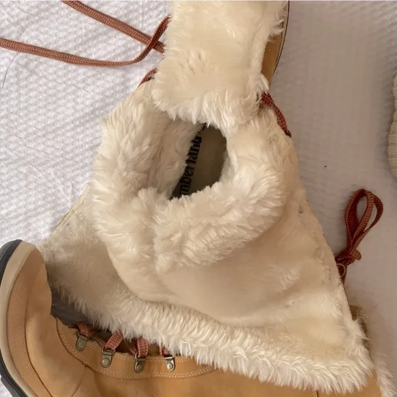 Timberland Women's Tan Winter Boots Size 6 Knee High Sherpa Red lace