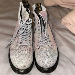 Toddler Dr martens pale iridescent boots