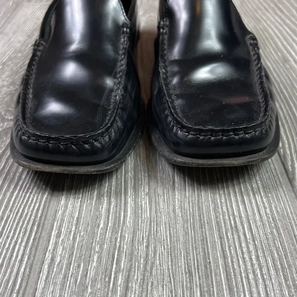 TODS Leather Driving Loafer - Quiet Luxury